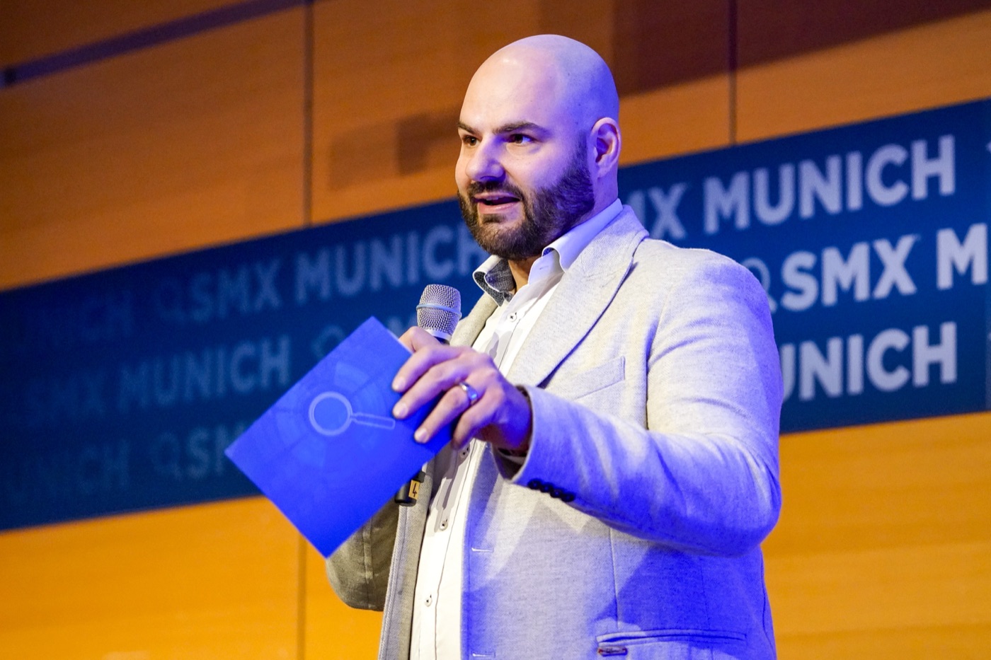 Timon Hartung – SEO & AI Experte bei SMX Munich